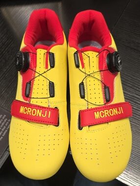 MCRONJI Cylcling Shoes. For Serious Riders. Size 40.  7-7.5 Mens  9-9.5 Women's